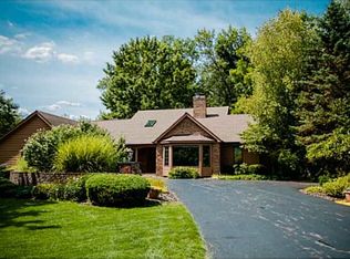 40 Stone Island Ln, Penfield, NY