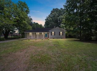 588 Harpersville Rd, Newport News, VA 23601