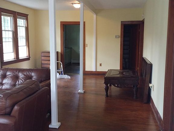 3rd image of 12 Court St