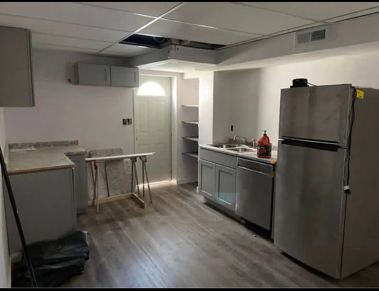 2 bed, 1.0 bath, 963 sqft, $1,070 — Photo 2