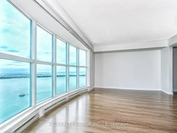 99 Harbour Sq #3902, Toronto, ON M5J 2H2
