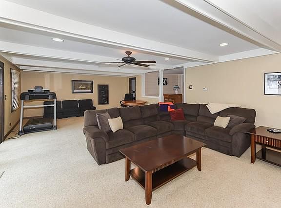 4th image of 34481 N Circle Dr