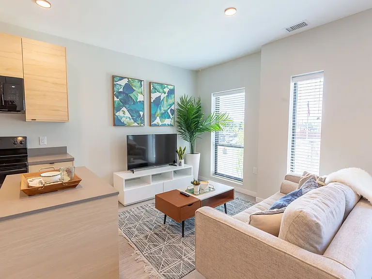 Rowat Lofts Apartments — Photo 19