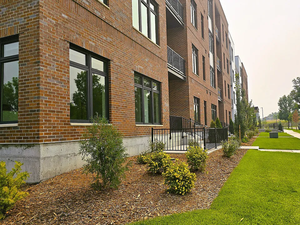 Building Photo 4