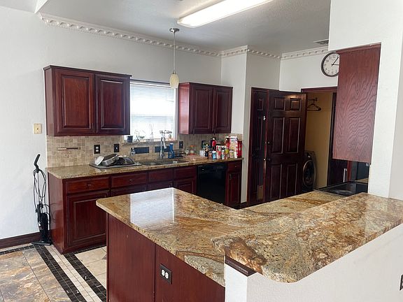 3rd image of 1324 Dallshan Dr