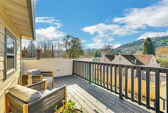 2800 Pine St — Photo 8