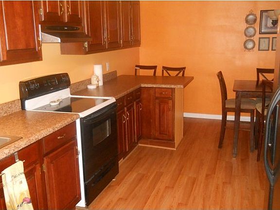 5th image of 977 Kinsler Ave