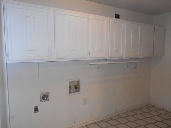 5th image of 2713 Custer Ave