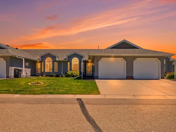 13 SW Parklane Pl, Strathmore, AB T1P 1K7