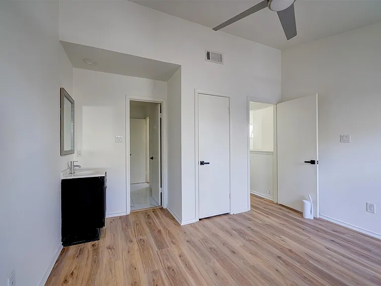 512 Eberhart Ln #1403 — Photo 29
