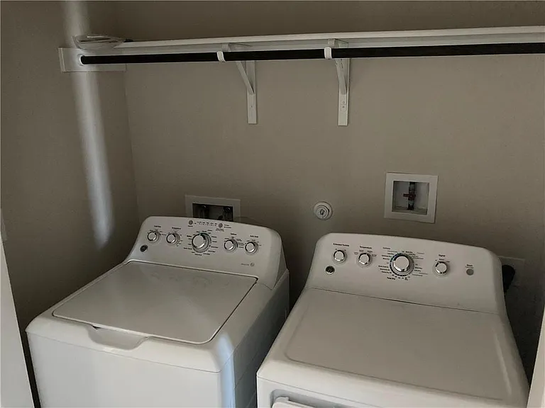 480 Triumph Rd — Photo 28