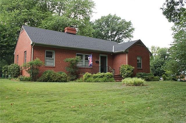 2nd image of 3213 Douglasdale Rd
