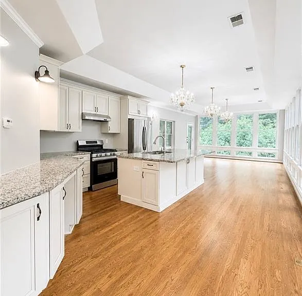 3235 Bentwood Close — Photo 39