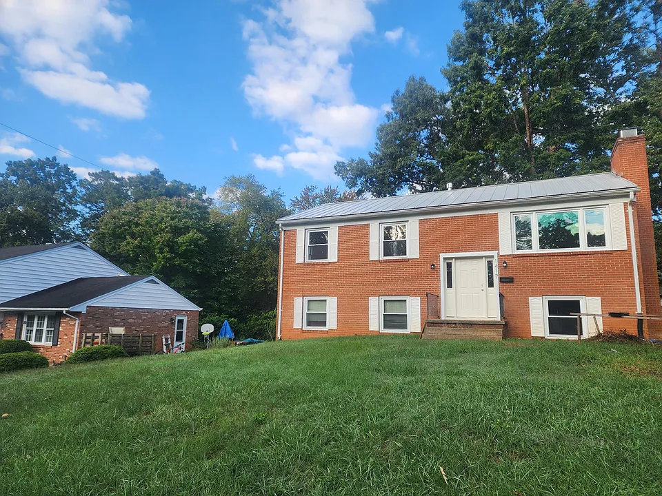 1417 Forest Ridge Rd