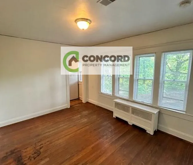 108 S Park Dr #5 — Photo 6