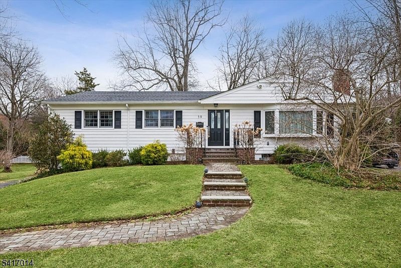 1st image of 39 Gallinson Dr