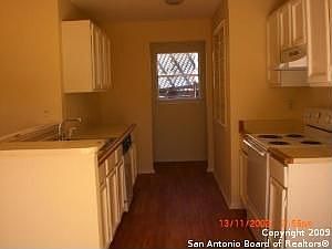 4th image of 3606 Candlerock Cir