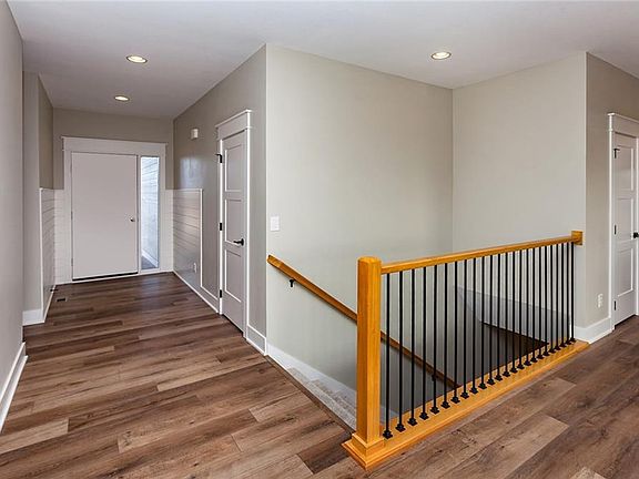 3rd image of 1800 Falcon Dr