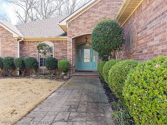 2nd image of 2905 Carrington Pointe Rd