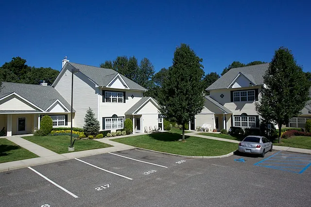 Fairfield Villas At Medford — Photo 18