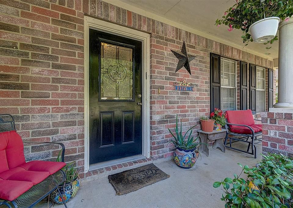 1st image of 831 Victoria Lakes Dr