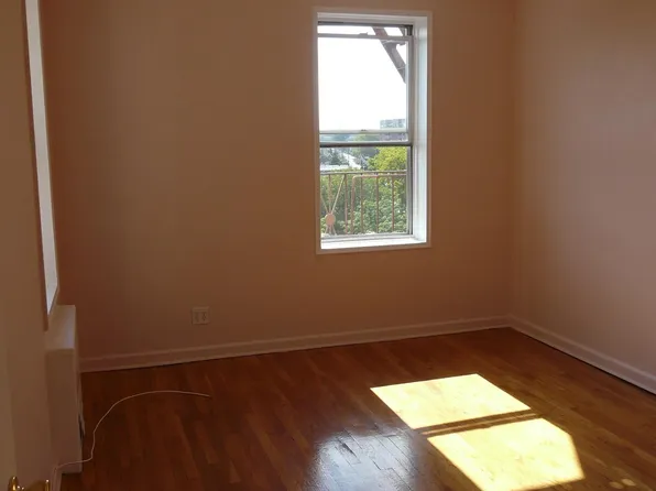 2265 Ocean Pkwy image 1 of 5