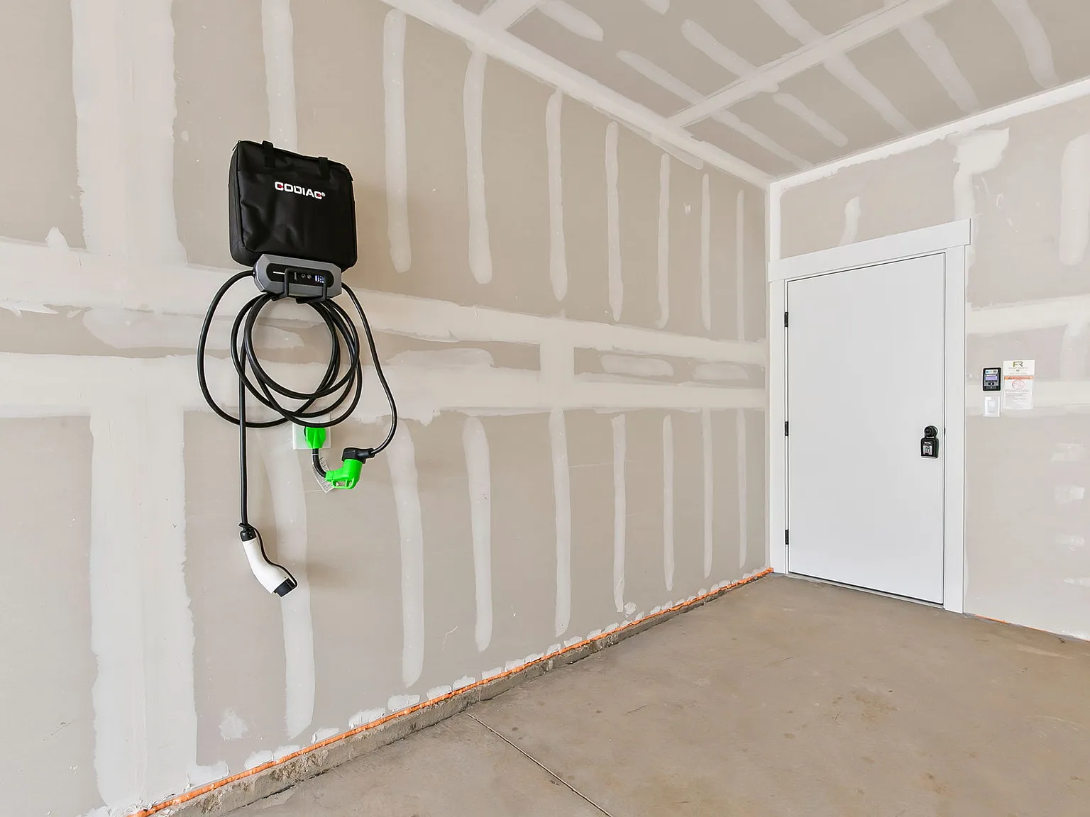1 bed, 876 sqft, $3,195 — Photo 2