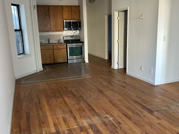 445 West 37th Street image 4 of 6