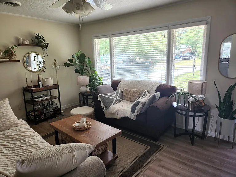 5318 Lawrence Dr — Photo 11