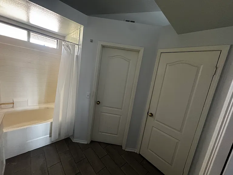 20459 Kesley St — Photo 5