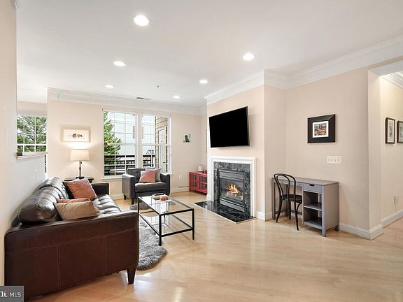 5th image of 701 Fallsgrove Dr APT 205