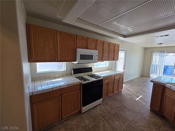 4th image of 8829 Cornwall Glen Ave