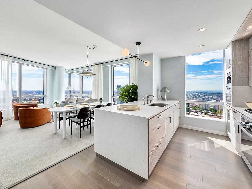 1st image of 1 City Poin APT 36A