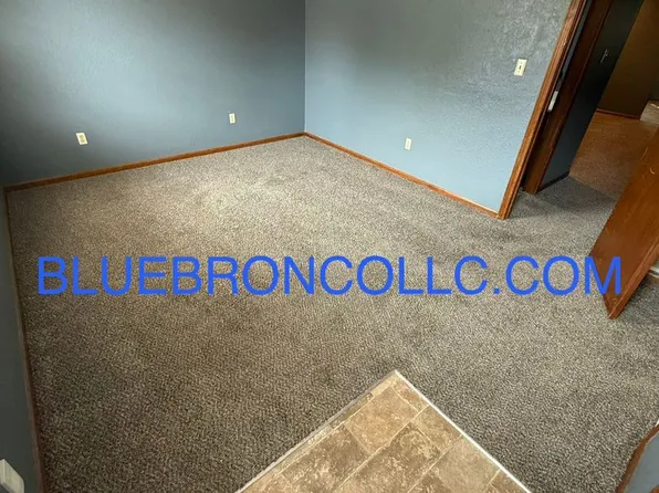 Spacious 1 bedroom second floor apartment for great price, 159 NW Vesper St, Blue Springs, MO 64014