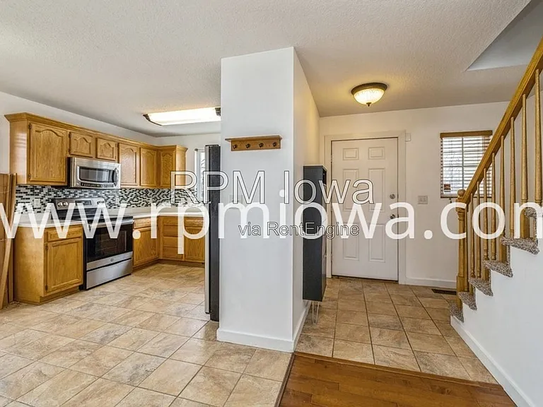 9315 Kingman Dr — Photo 2