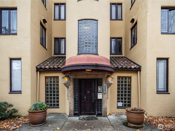 4515 Burke Avenue N, Seattle, WA 98103