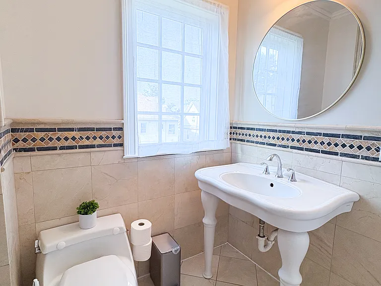 87 Stephen St #1C — Photo 13
