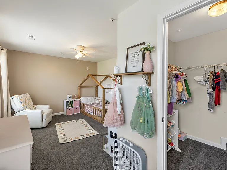 121 Polo Way — Photo 27