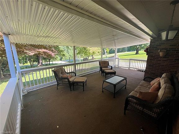 4th image of 177 Fisher Dr