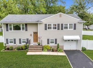 123 Valley Brook Ct, Middlesex, NJ 08846