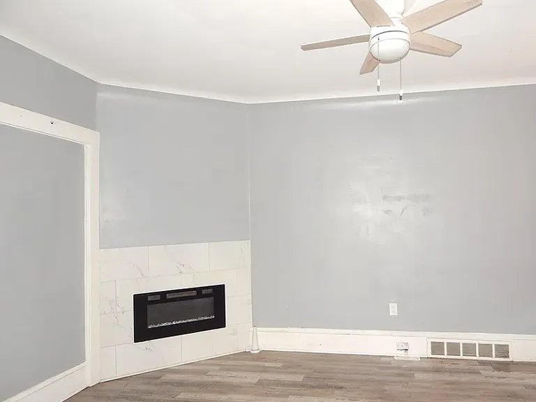 10805 Hull Ave — Photo 7