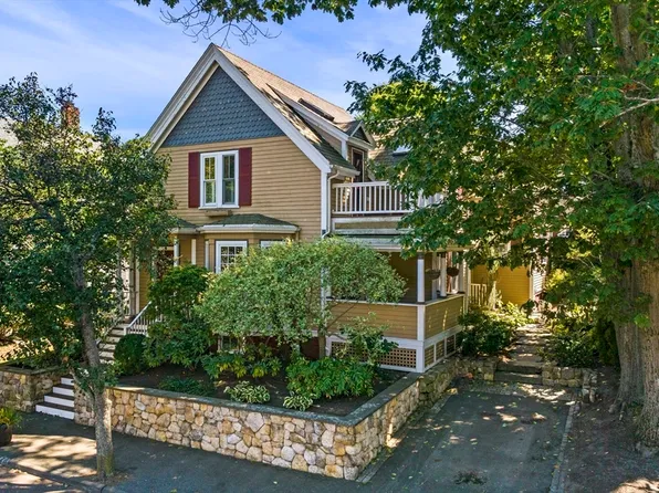99 Redington St, Swampscott, MA 01907