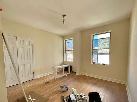 Rented by Compass | media 23