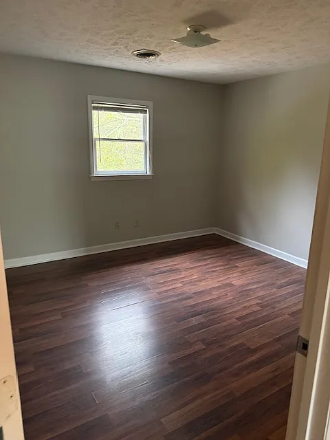2 bed, 1.5 bath, 1200 sqft, $1,350 — Photo 3