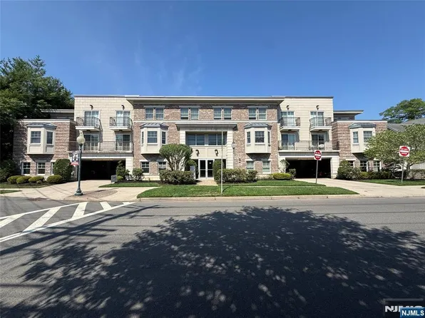 55-59 Patterson St, Hillsdale, NJ 07642