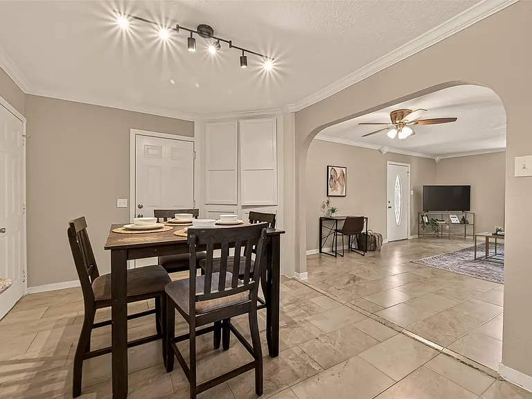 515 Ogilvie St — Photo 6