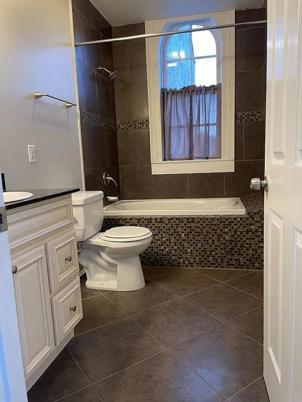 1215 Josephine St — Photo 4