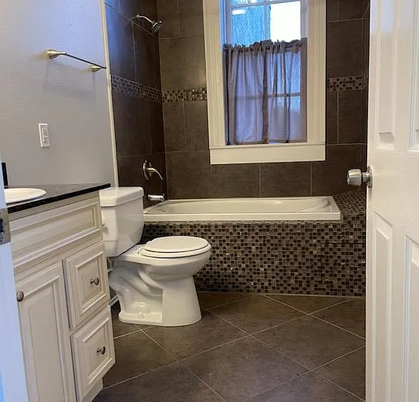 1215 Josephine St #18 — Photo 4