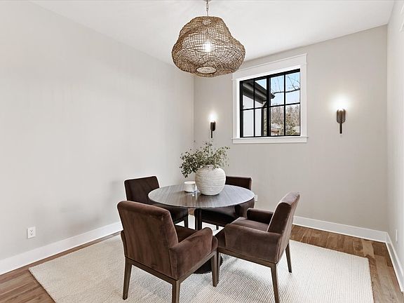 32nd image of 818 Brentview Dr