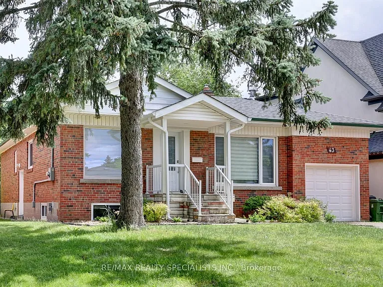 43 Firwood Cres — Photo 2